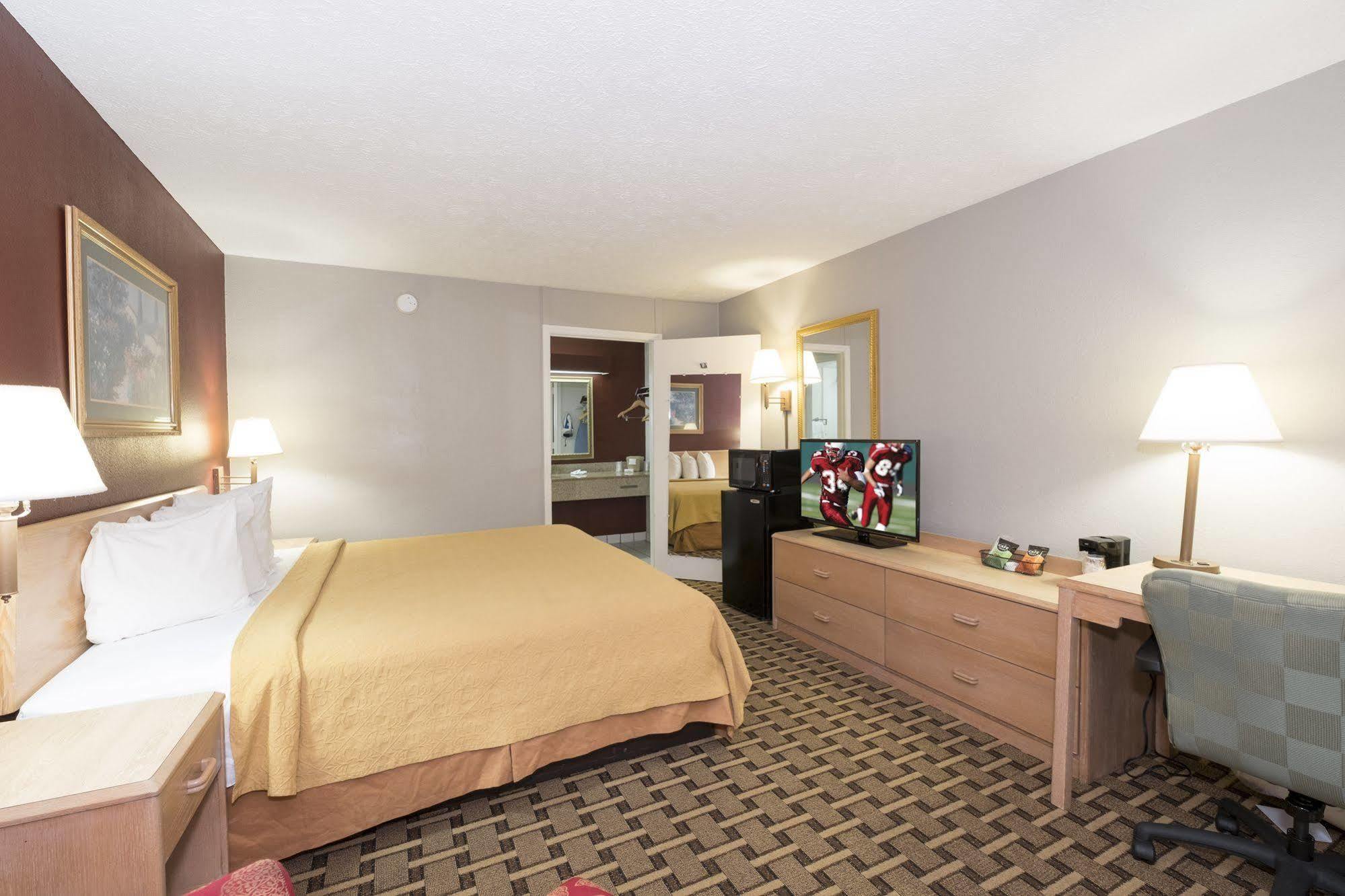 Red Roof Inn Columbus Phenix City Exterior foto